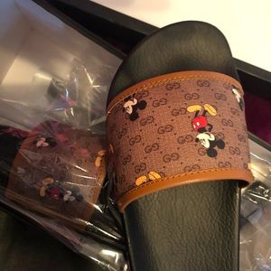Gucci slides women